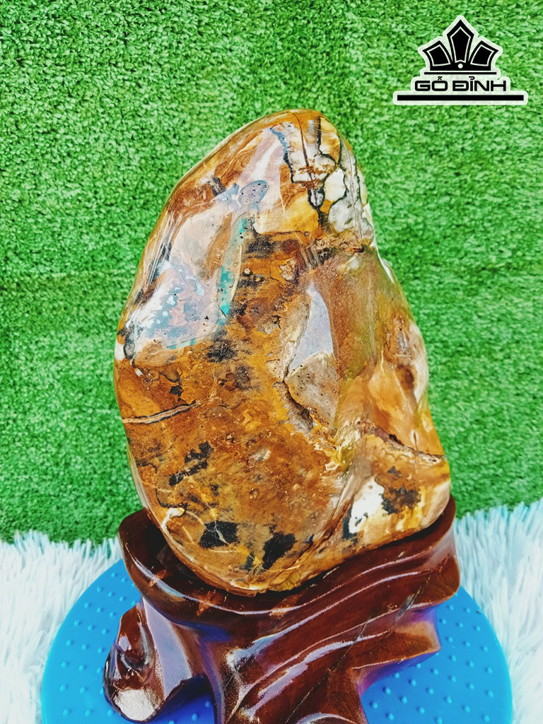 Tác Phẩm Gỗ Hóa Ngọc Cao 27 Ngang17 (cm) 6kg