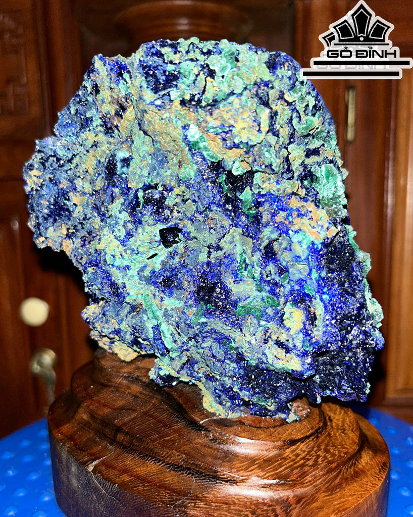 Tác Phẩm Đá Azurite Cao 16(cm) 2kg