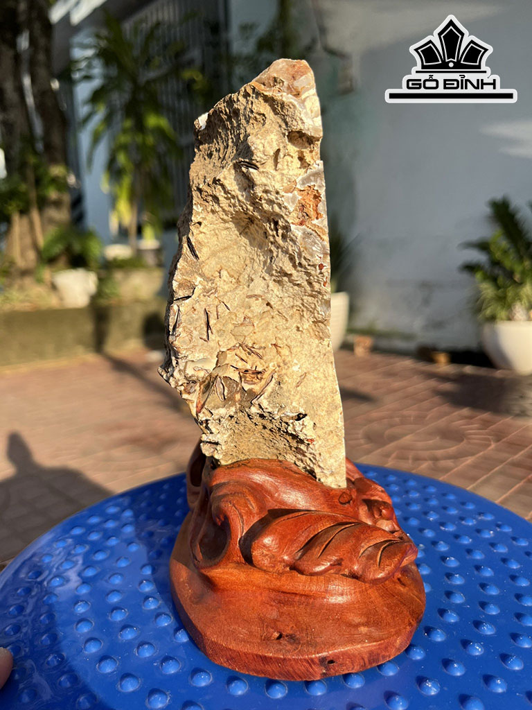 Tác Phẩm Đá Mã Não Cao 20 cm) 850g