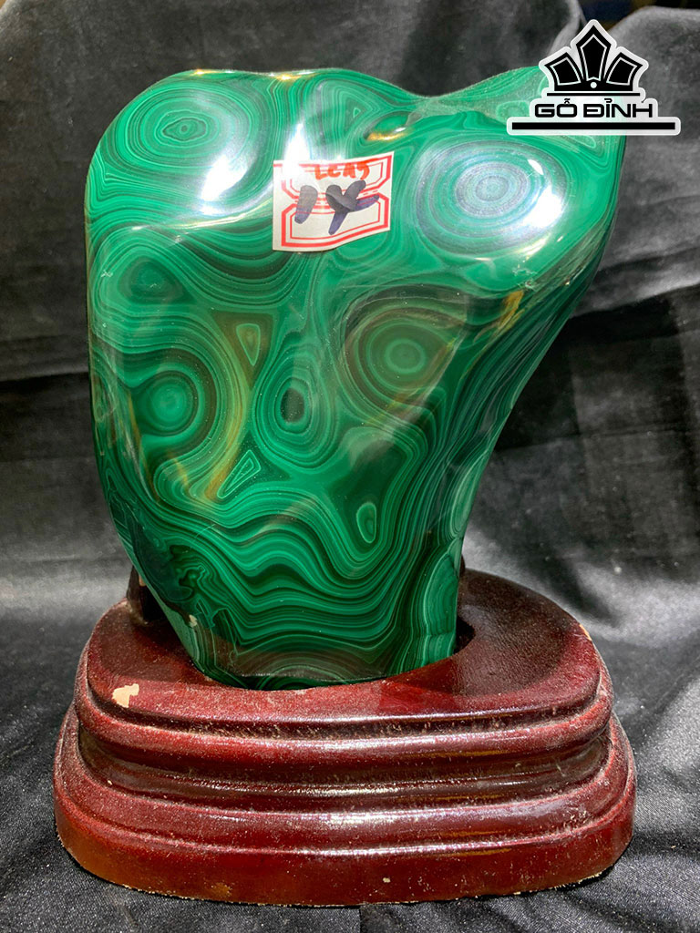 Tác Phẩm Đá Malachite Cao 17 Ngang 11.5(cm) 2,058kg