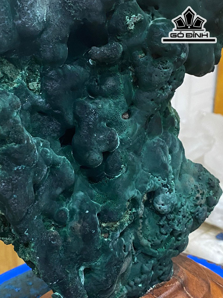 Tác Phẩm Đá Malachite Cao 28 (cm) 2,5kg