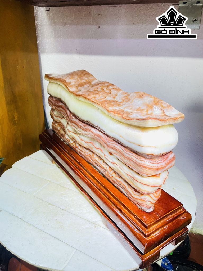 Tác Phẩm Đá Canxit Cao 22 Ngang 34(cm) 7,8kg