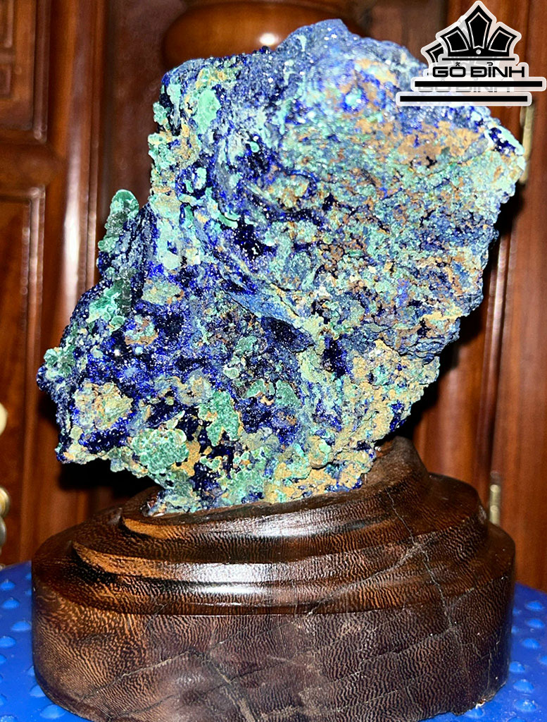 Tác Phẩm Đá Azurite Cao 16(cm) 2kg