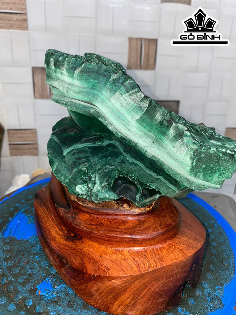 Tác Phẩm Đá Malachite Cao 17 Ngang 20 (cm) 4,3kg