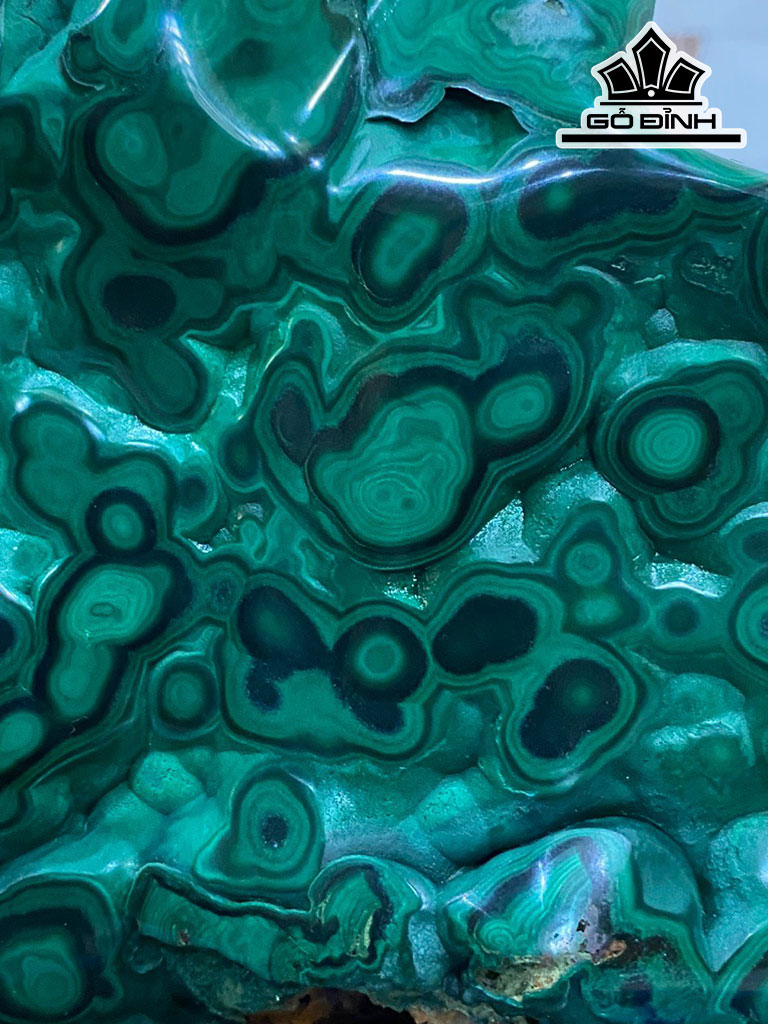Tác Phẩm Đá Malachite Cao 22 Ngang 19(cm) 2,2kg