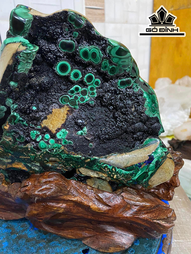 Tác Phẩm Đá Malachite Cao 22 Ngang 25(cm) 4,2kg