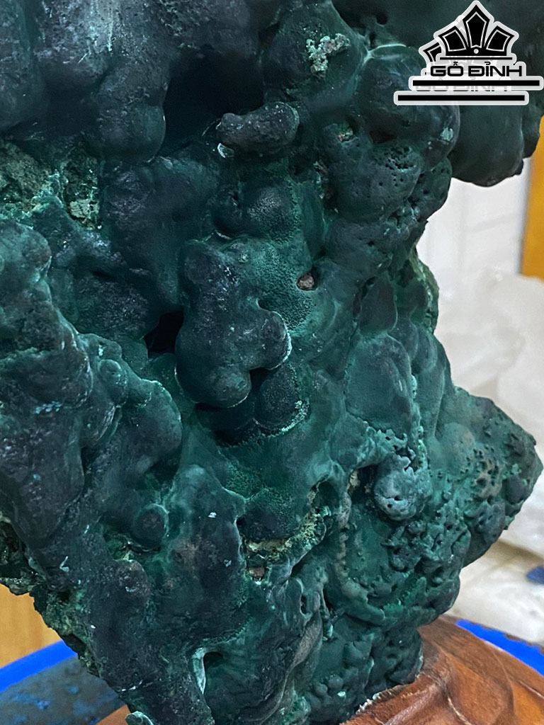 Tác Phẩm Đá Malachite Cao 28 (cm) 2,5kg