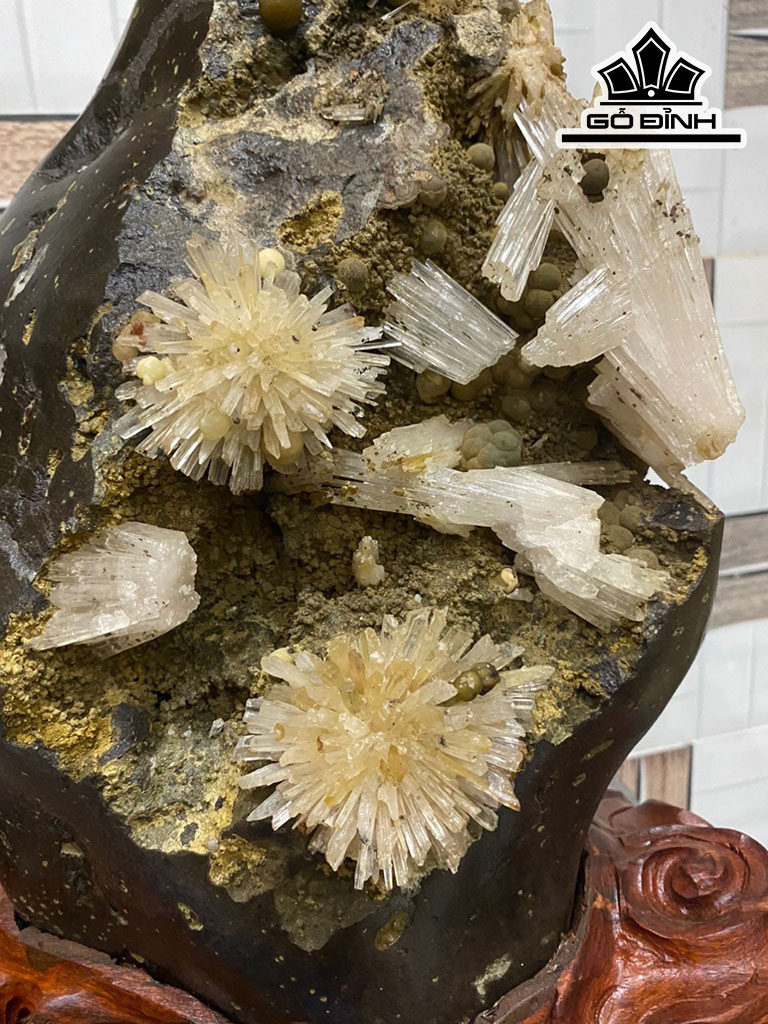 Tác Phẩm Đá Pha Lê Cao 34(cm) 8,4kg