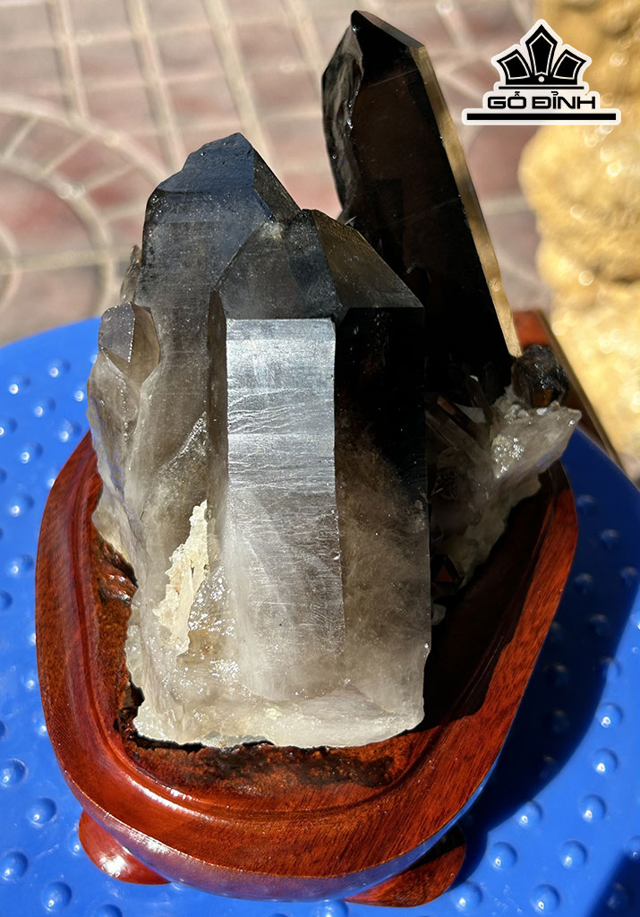 Tác Phẩm Đá Thạch Anh Khói ( Smoky Quartz ) Cao 12,5 Ngang 13 (cm) 1,32kg