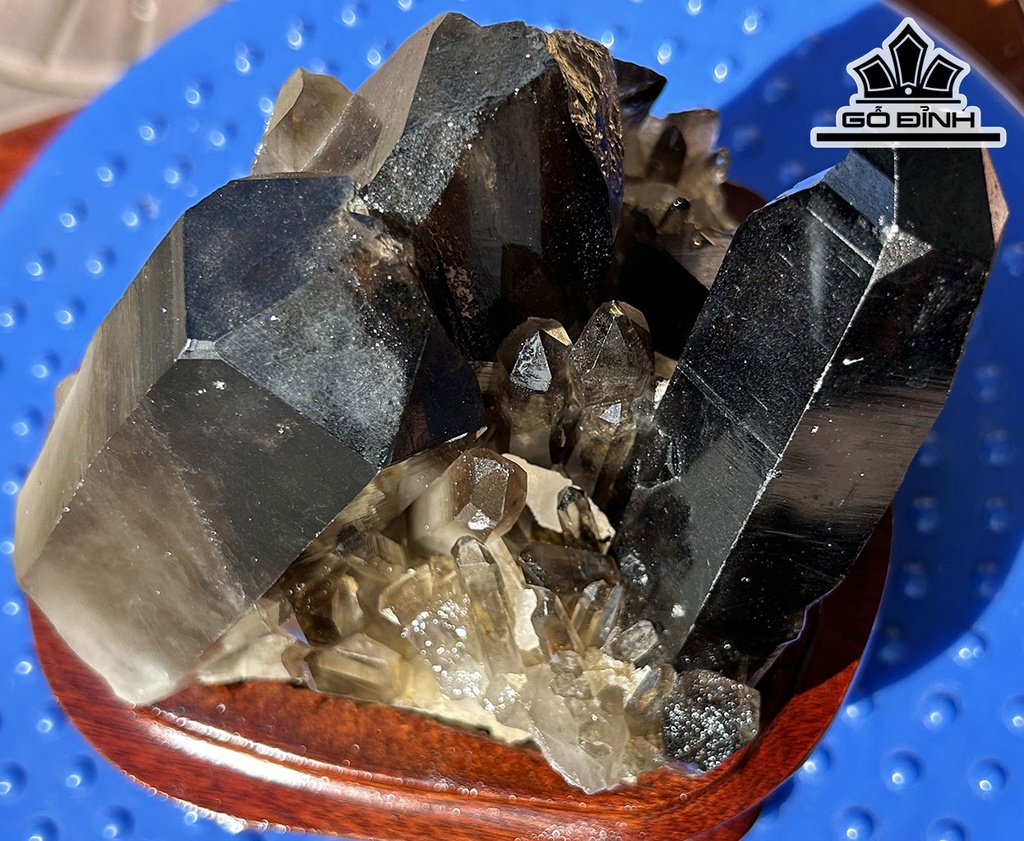 Tác Phẩm Đá Thạch Anh Khói ( Smoky Quartz ) Cao 12,5 Ngang 13 (cm) 1,32kg
