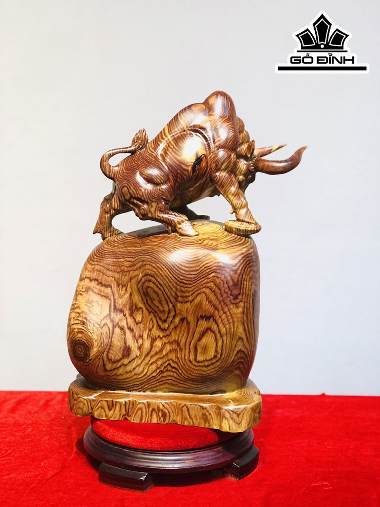 Tượng Bò Tót Gỗ Cẩm Cao 39 Ngang 35 Sâu 17 (cm)
