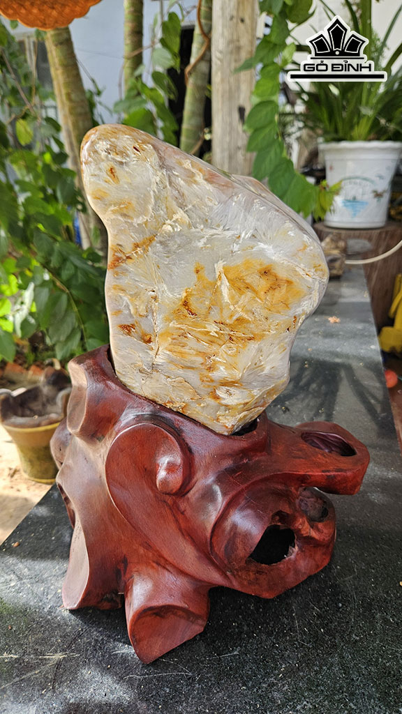 Tác Phẩm Gỗ Hóa Ngọc Cao 38 Ngang 18(cm) 9,5kg