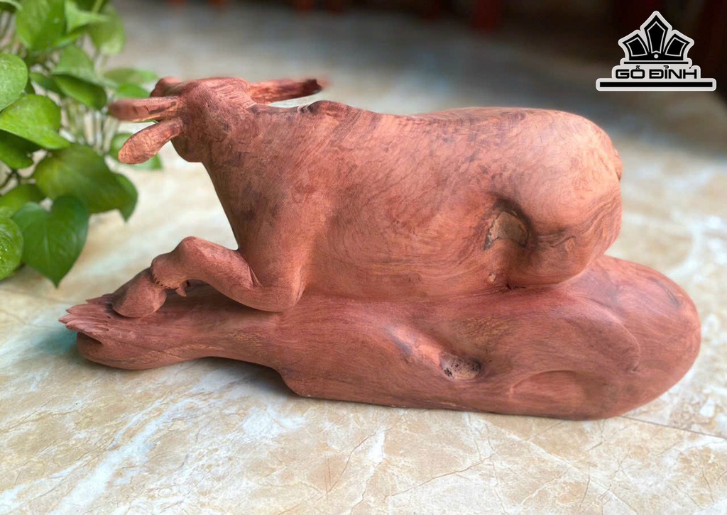 Tượng Trâu Gỗ Hương Cao 26 Ngang 42 Sâu 16 (cm)