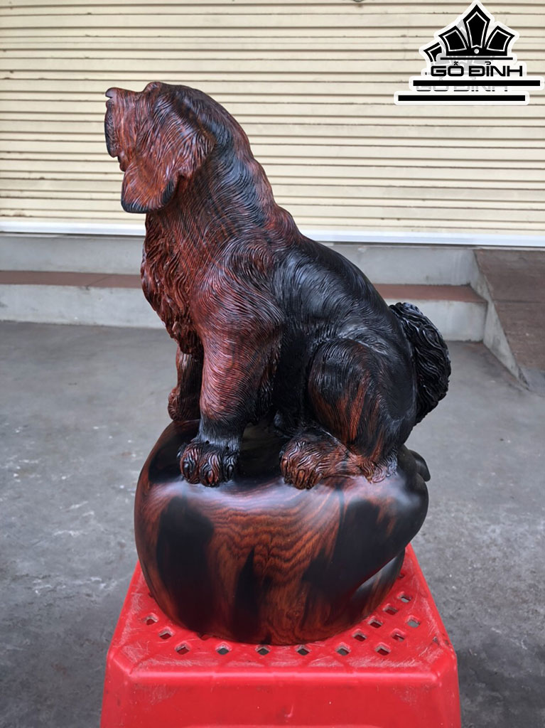 Tượng Chó Gỗ Trắc Cao 36 Ngang 24 Sâu 15 (cm)