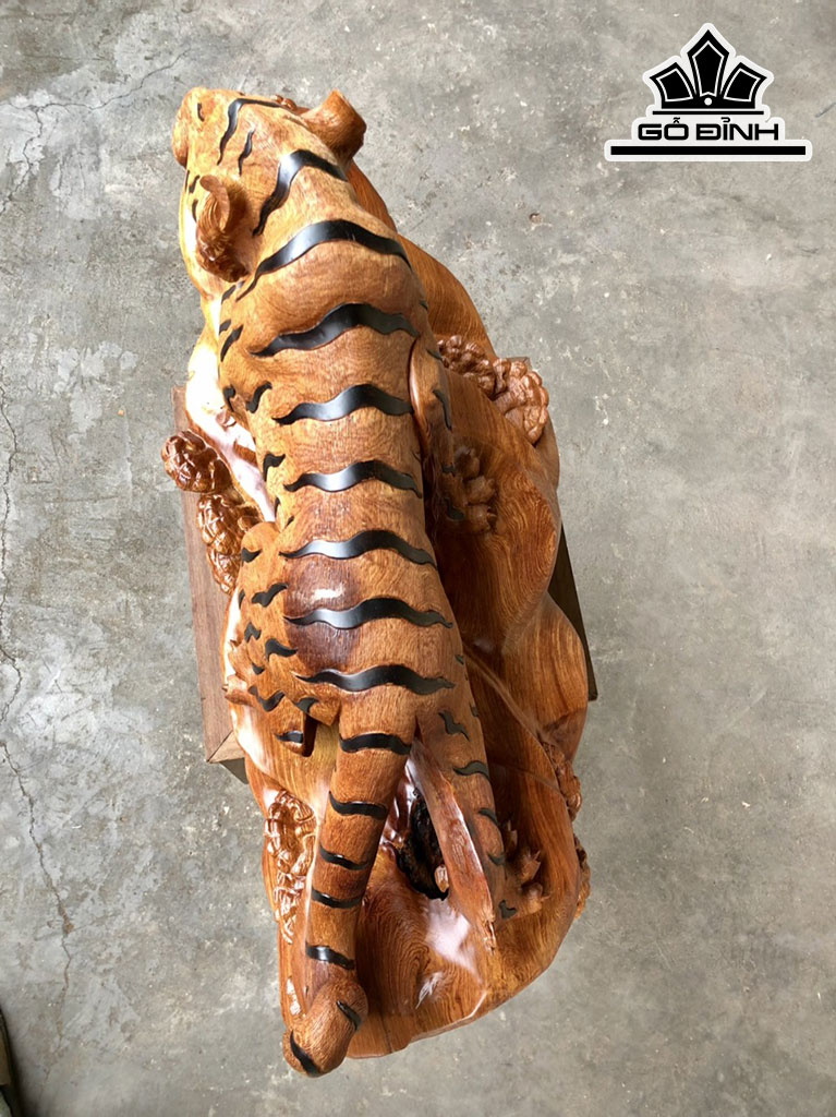 Tượng Hổ Phong Thủy Gỗ Hương Cao 34 Ngang 80 Sâu 32 (cm)