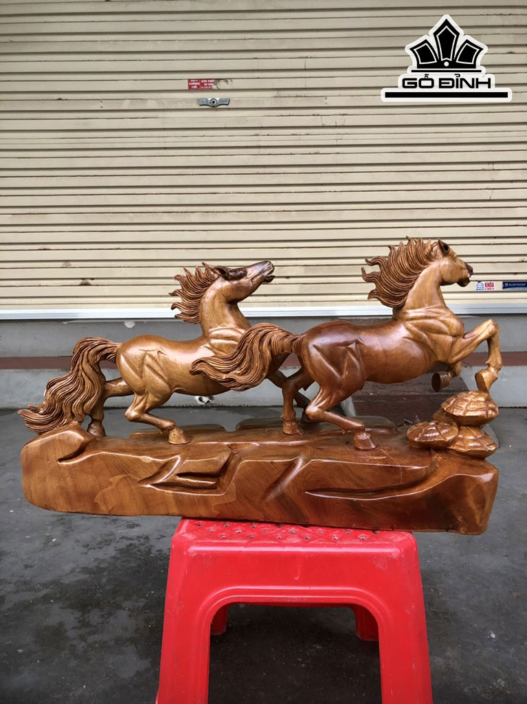 Tượng Song Mã Uyên Ương Gỗ Bách Xanh Cao 29 Ngang 50 Sâu 20 (cm)