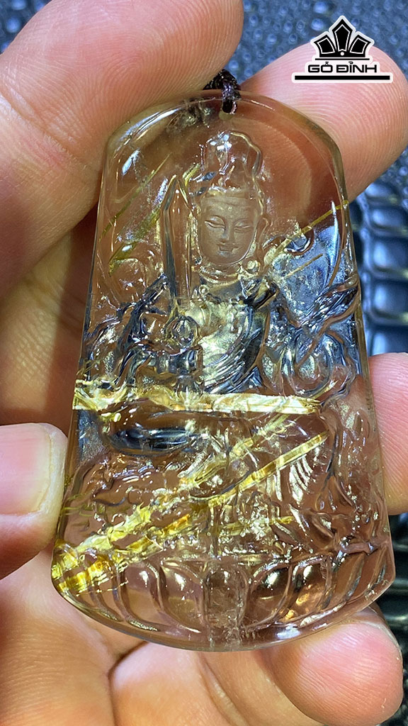 Mặt Dây Chuyền Phật Bản Mệnh Đá Thạch Anh Tóc Vàng Cao 56.8 Ngang 34,6 Sâu 9,8 (mm) 30gr