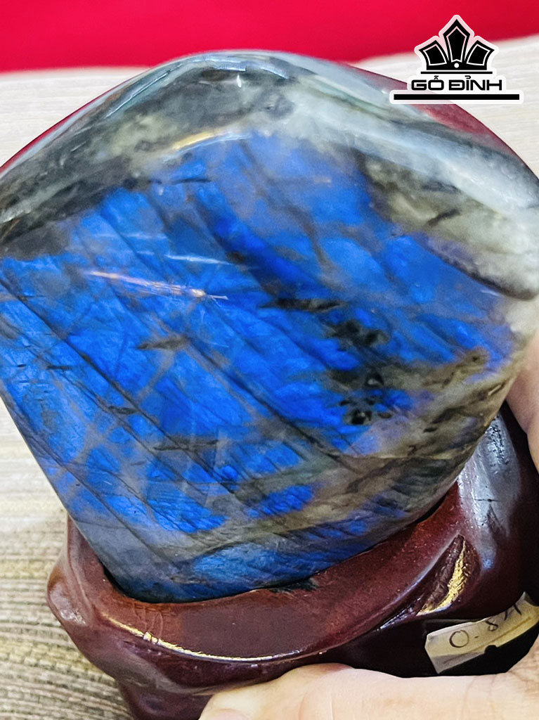 Tác Phẩm Đá Xà Cừ (Labradorite) Cao 14 (cm) 0,8kg