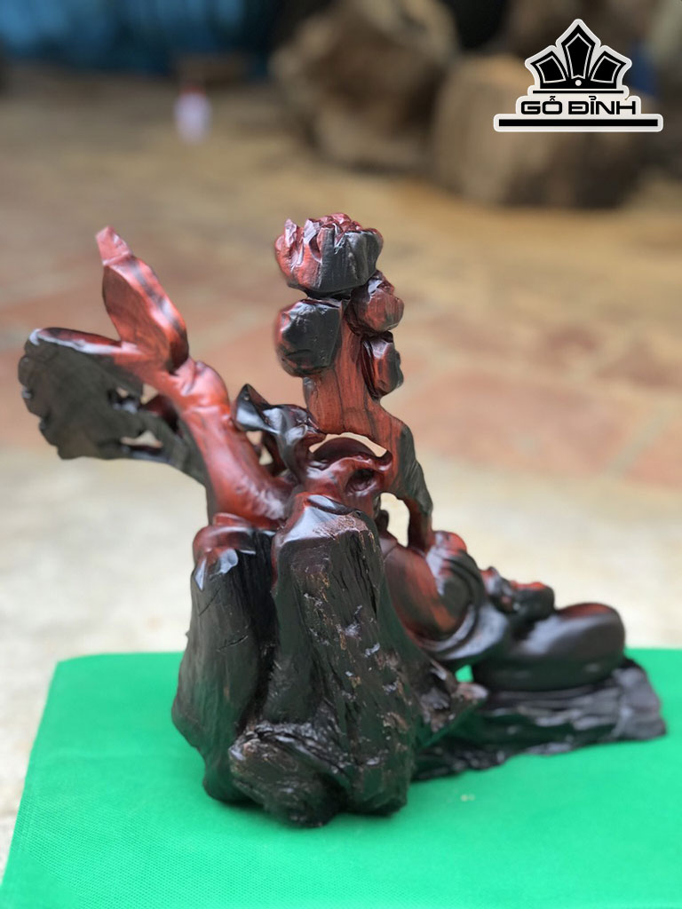 Tượng Phật Di Lặc Vác Quạt Gỗ Trắc Cao 29 Ngang 34 Sâu 13 (cm)