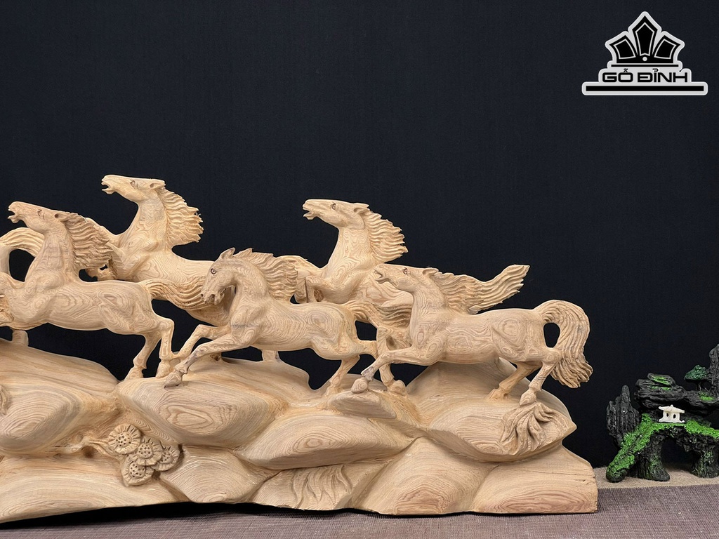 Tượng Bát Mã Gỗ Ngọc Am Cao 39 Ngang 91 Sâu 15 (cm)