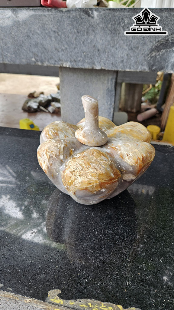 Tác Phẩm Quả Bí Ngô Gỗ Hóa Ngọc Cao 15 Ngang 20 (cm) 5kg