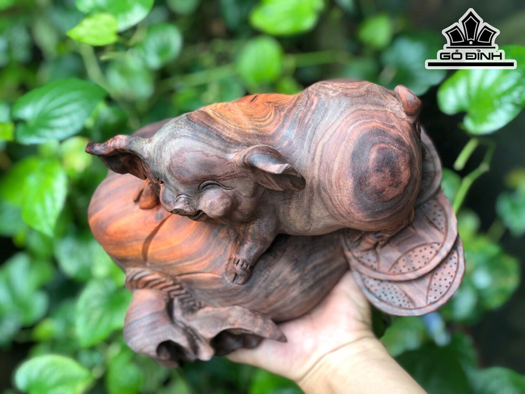 Tượng Heo Gỗ Trắc Cao 18 Ngang 23 Sâu 18 (cm)