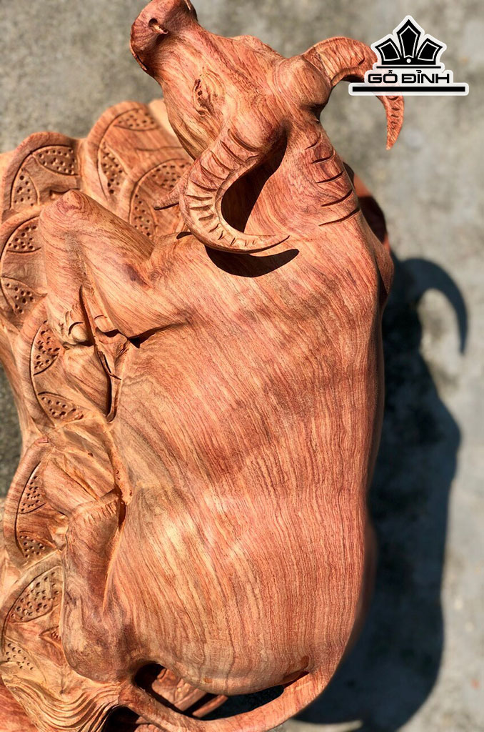 Tượng Trâu Gỗ Hương Cao 17 Ngang 43 Sâu 26 (cm)