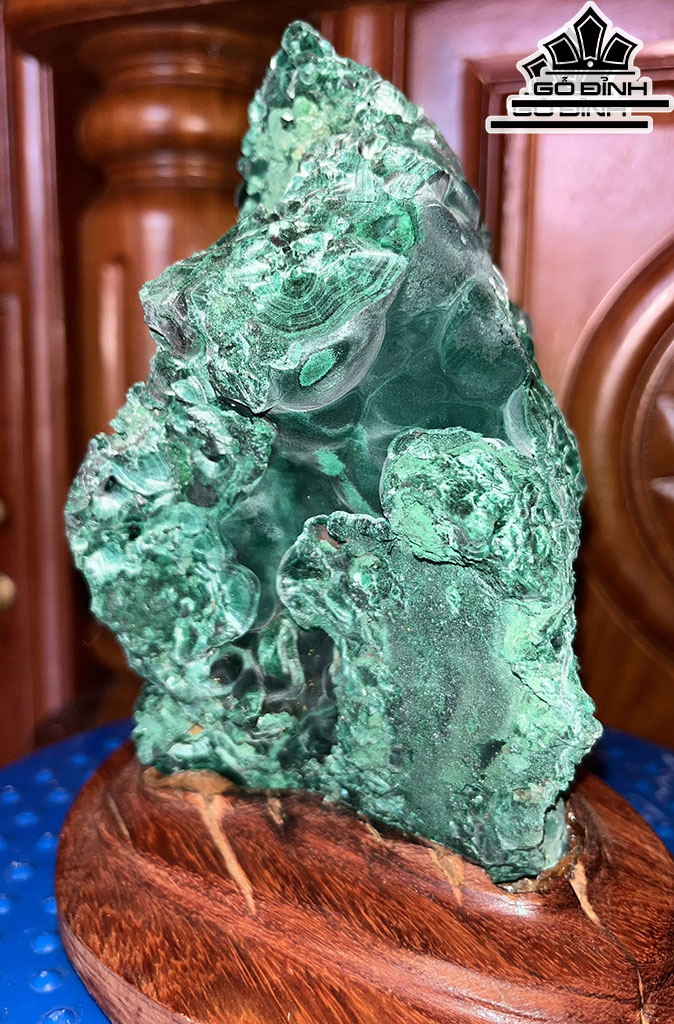Tác Phẩm đá Malachite Cao 19 (cm)2,28kg
