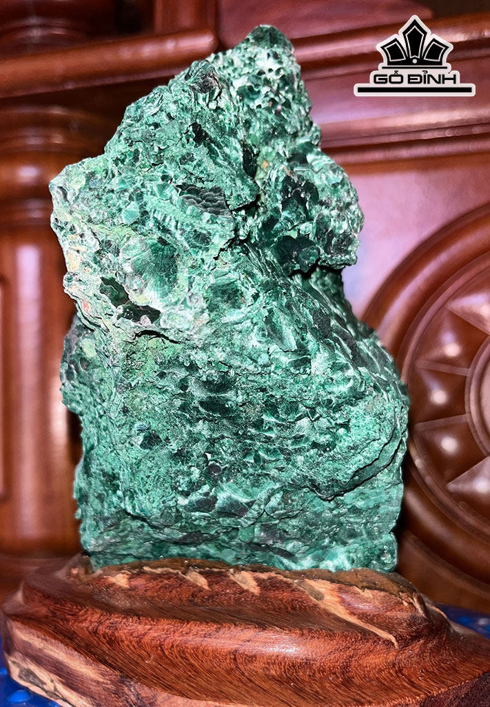 Tác Phẩm đá Malachite Cao 19 (cm)2,28kg