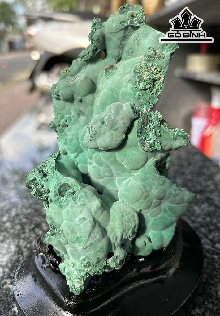 Tác Phẩm đá Malachite Cao 17 Ngang 12 (cm) 759gr