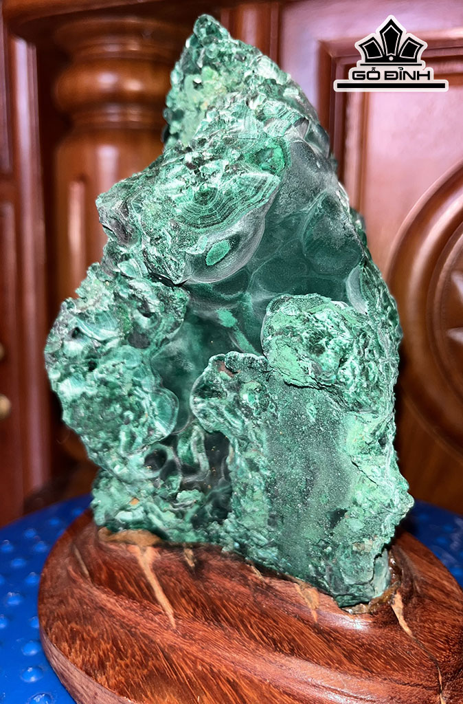 Tác Phẩm đá Malachite Cao 19 (cm ) 2,28kg