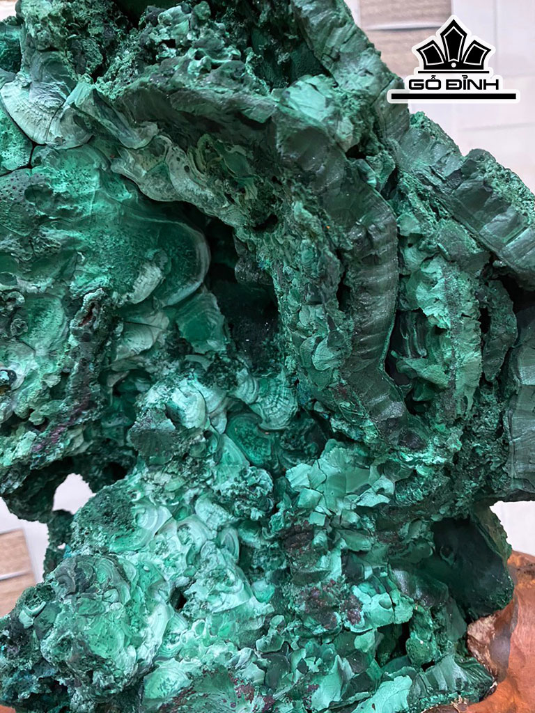 Tác Phẩm đá Malachite Cao 32 Ngang 21 (cm)10,3kg