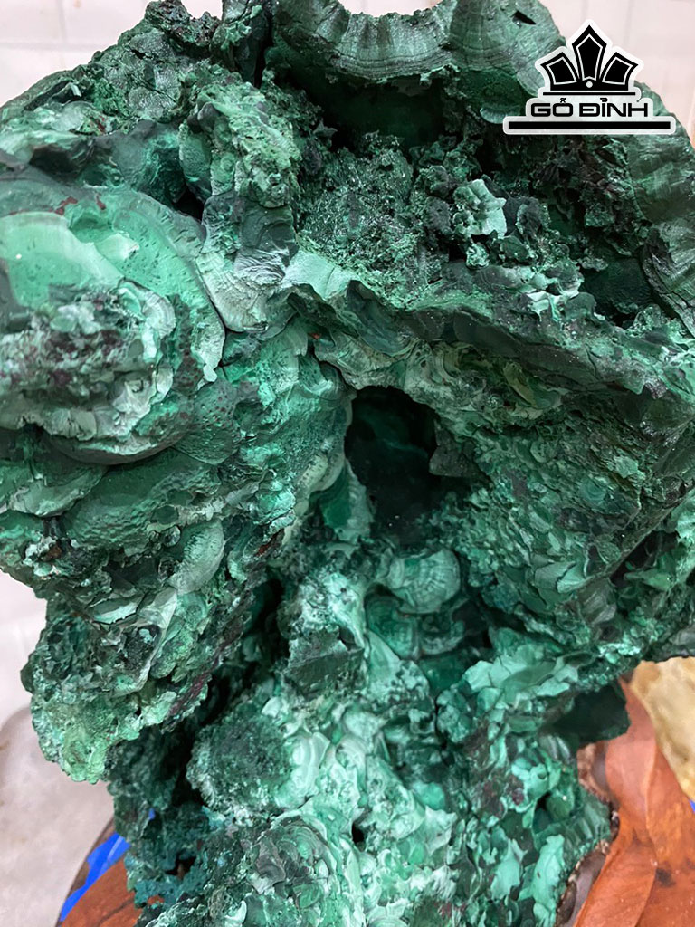 Tác Phẩm đá Malachite Cao 32 Ngang 21 (cm)10,3kg
