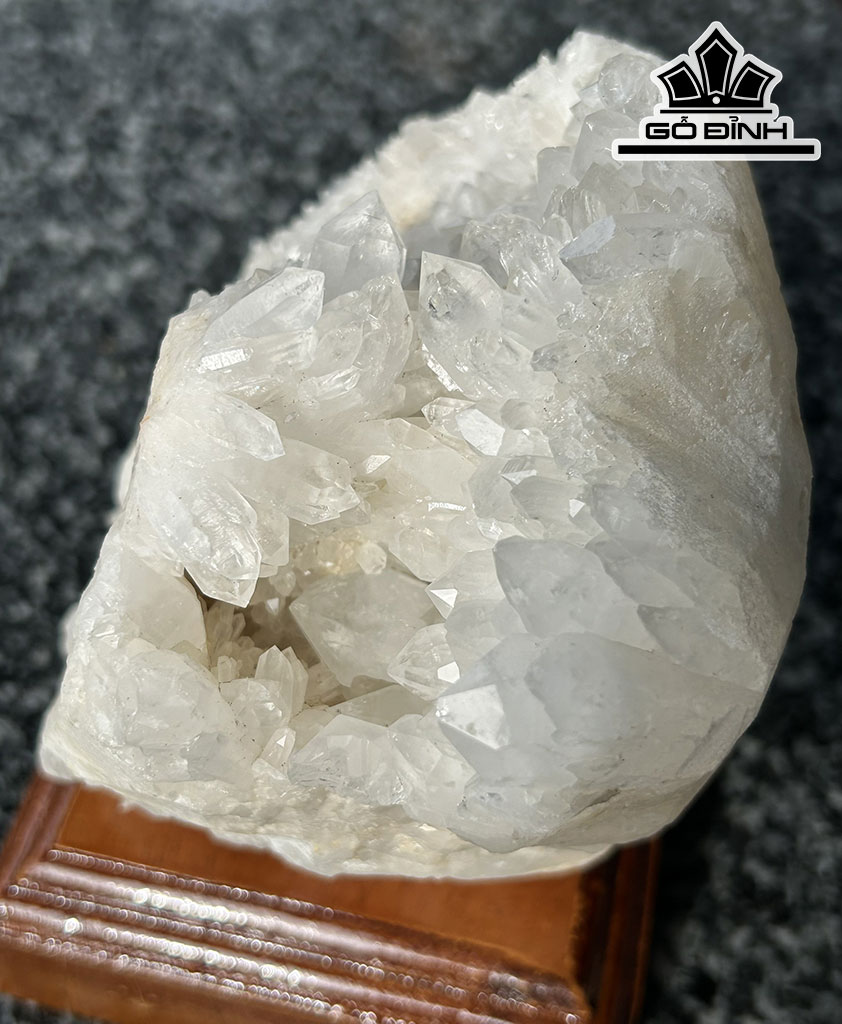 Tinh Thể Đá Thạch Anh Trắng Cao 14 (cm) 1,5kg