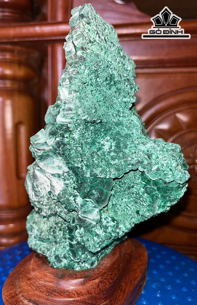 Tác Phẩm Đá Malachite Cao 21 Ngang 12 (cm)2,4kg