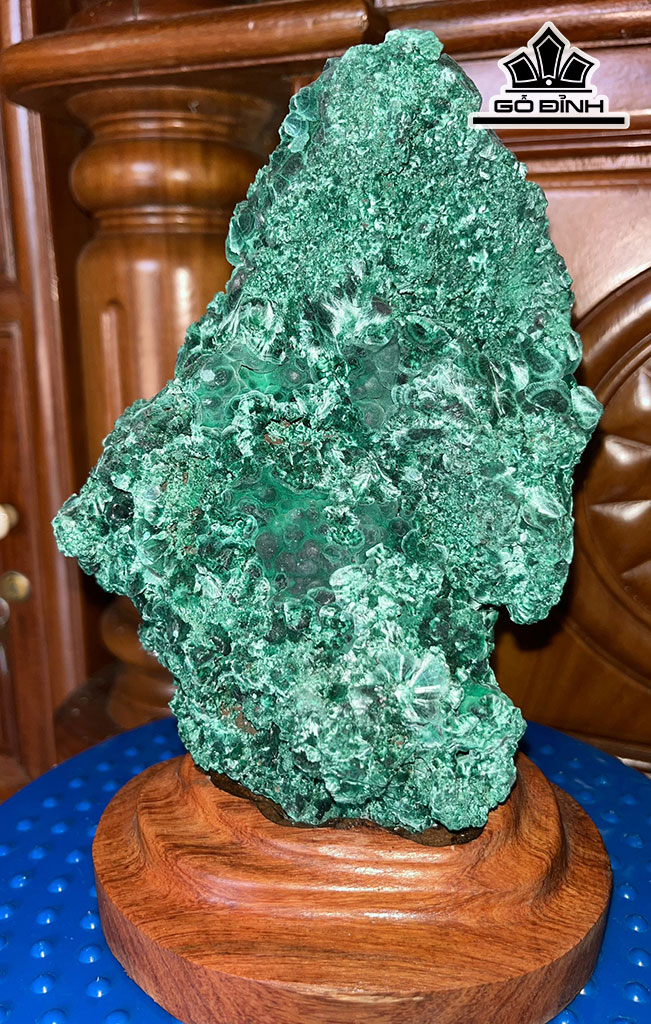 Tác Phẩm Đá Malachite Cao 21 Ngang 12 (cm)2,4kg