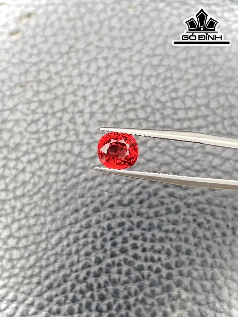 Viên Đá Đá Spinel Cao 7,5 Ngang 7 Sâu 5,2 (mm) 2,15cts