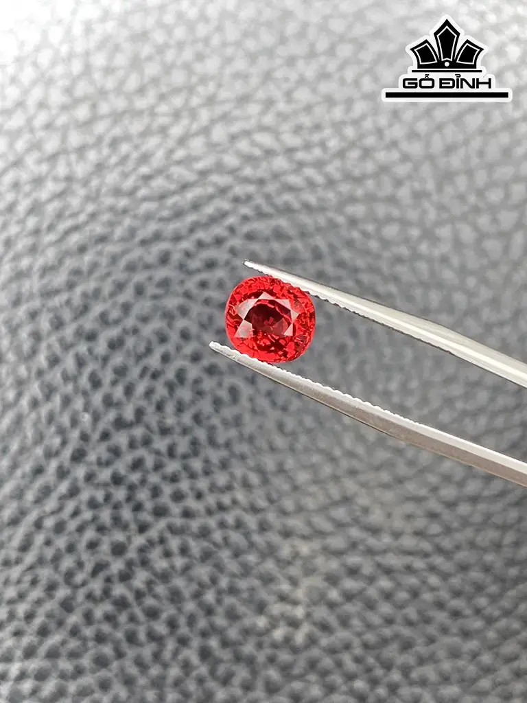 Viên Đá Đá Spinel Cao 7,5 Ngang 7 Sâu 5,2 (mm) 2,15cts