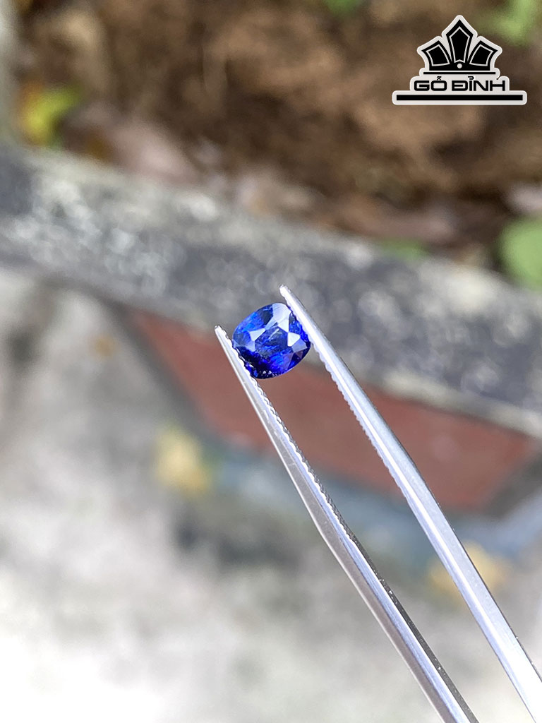 Viên Đá Sapphire Cao 5,5 Ngang 5 Sâu 3,4 (mm) 0,75cts