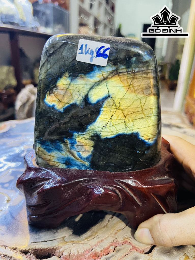 Tác Phẩm Đá Xà Cừ (Labradorite) Cao 16 (cm) 1,66kg
