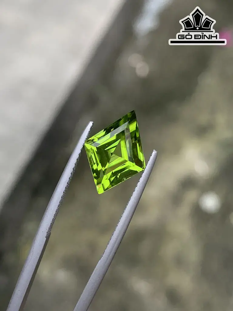 Viên Đá Peridot 5,55cts