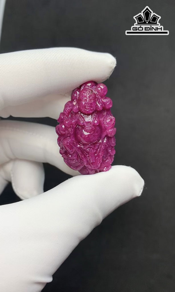 Di Lặc Đá Ruby 82,7cts