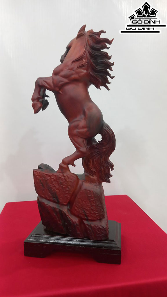 Tượng Ngựa Phong Thủy (Nhất Mã Phi Thiên) Gỗ Trắc Cao 37 Ngang 15 Sâu 8 (cm)