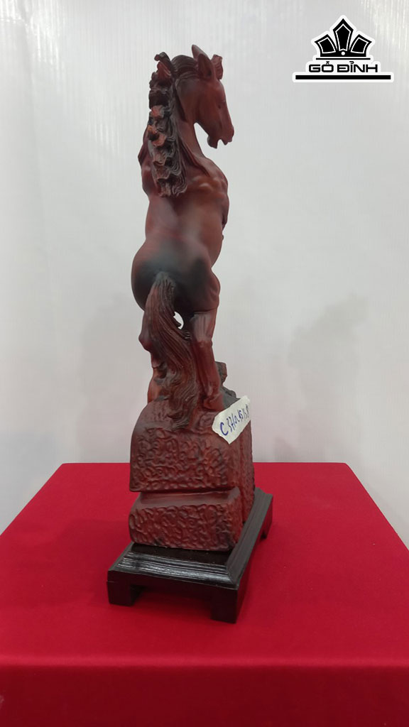 Tượng Ngựa Phong Thủy (Nhất Mã Phi Thiên) Gỗ Trắc Cao 37 Ngang 15 Sâu 8 (cm)