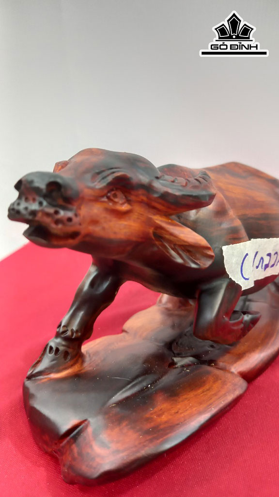 Tượng Trâu Gỗ Trắc Cao 13 Ngang 22 Sâu 9 (cm)