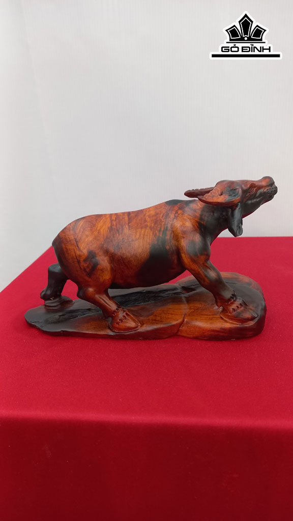 Tượng Trâu Gỗ Trắc Cao 13 Ngang 22 Sâu 9 (cm)
