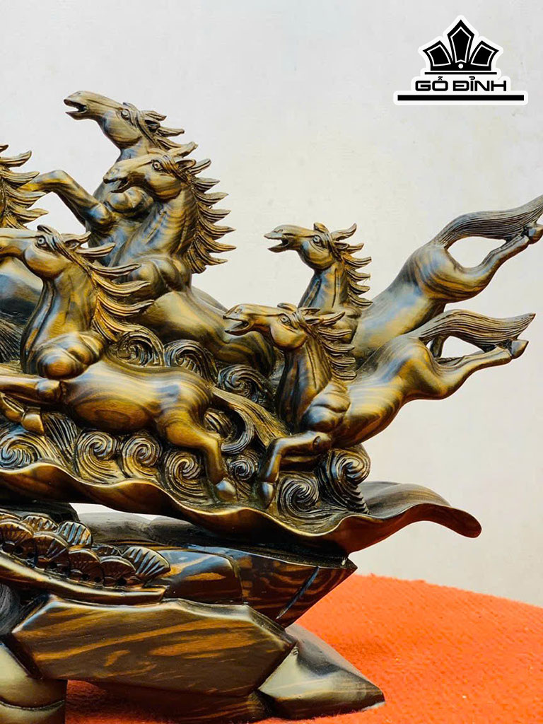 Tượng Mã Đáo Thành Công Gỗ Mun Hoa Cao 35 Ngang 42 Sâu 12 (cm)