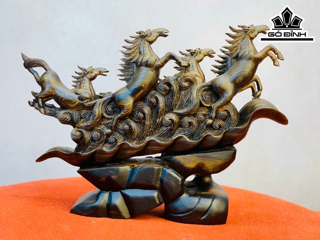 Tượng Mã Đáo Thành Công Gỗ Mun Hoa Cao 35 Ngang 42 Sâu 12 (cm)