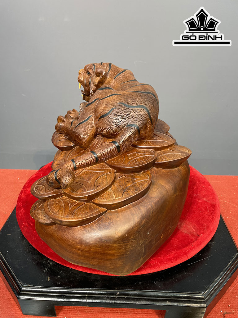 Tượng Hổ Phong Thủy Gỗ Hương Cao 29 Ngang 63 Sâu 30 (cm)