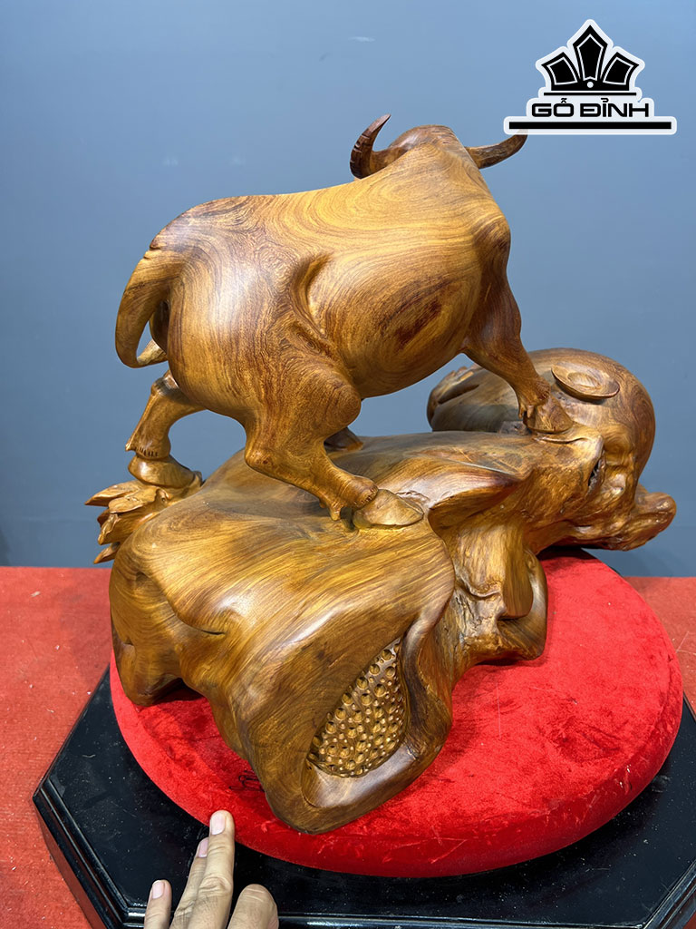 Tượng Trâu Gỗ Hương Cao 42 Ngang 54 Sâu 28 (cm)